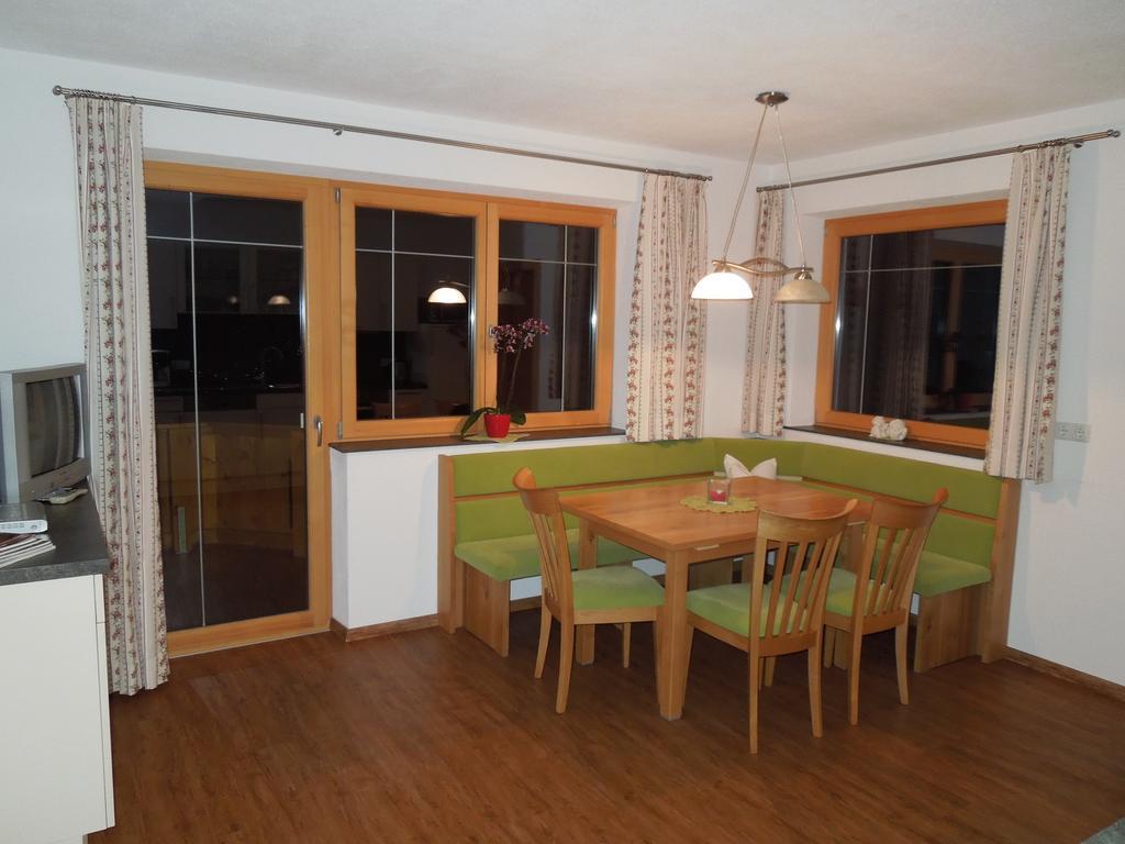 Haus Panoramablick Appartement Zellberg Buitenkant foto